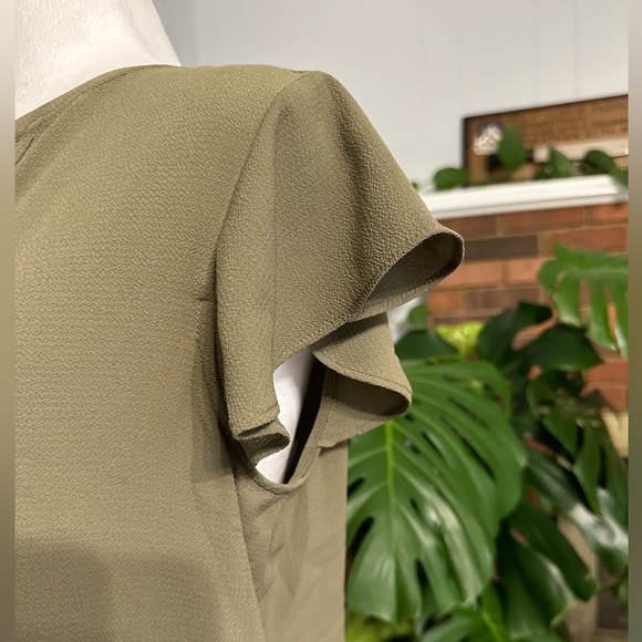 🛍️ Calvin Klein green top Size M - Picture 2 of 5